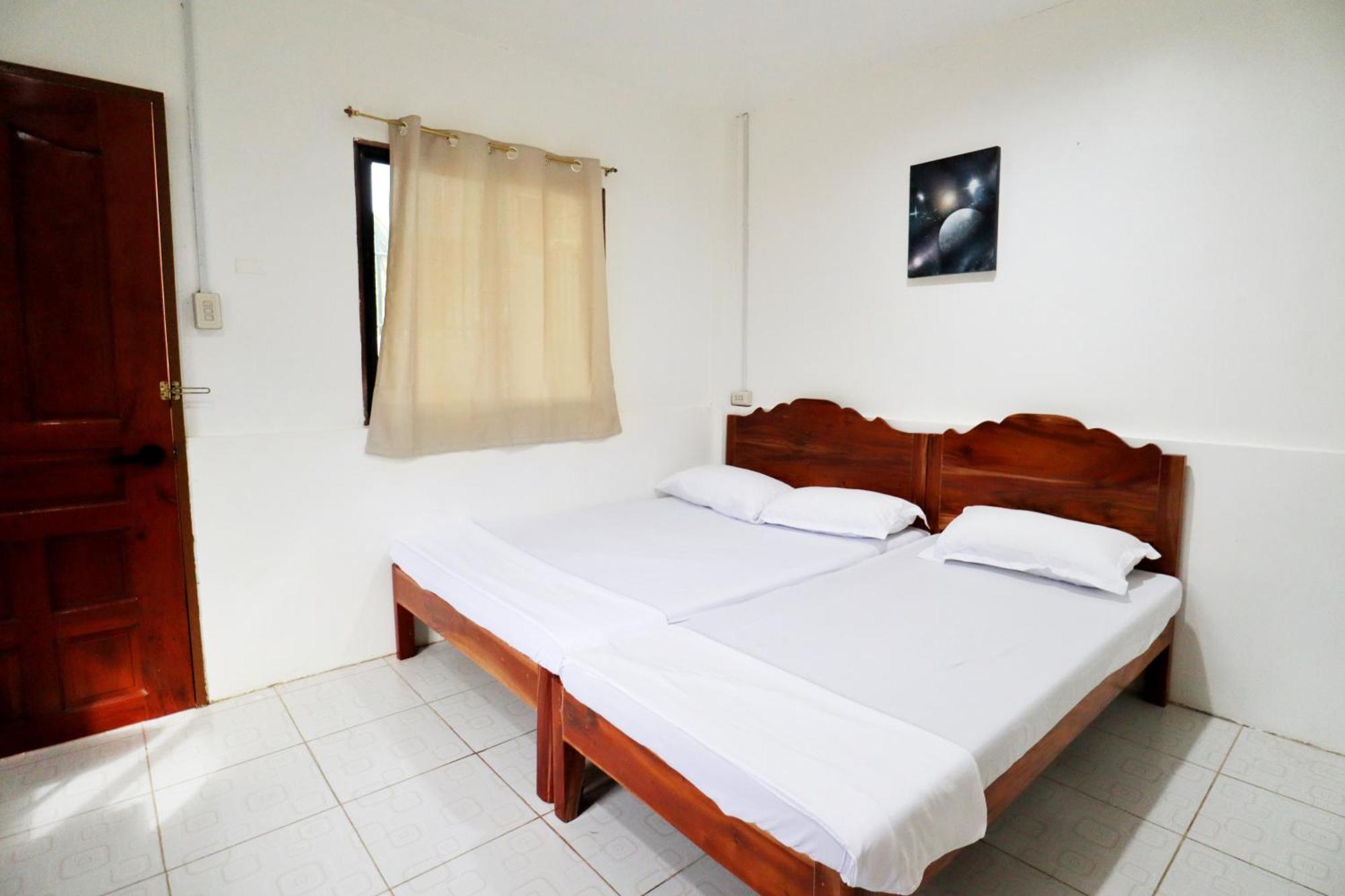 Ocean Breeze Hostel By Daily Sweet โมอัลโบอัล ภายนอก รูปภาพ