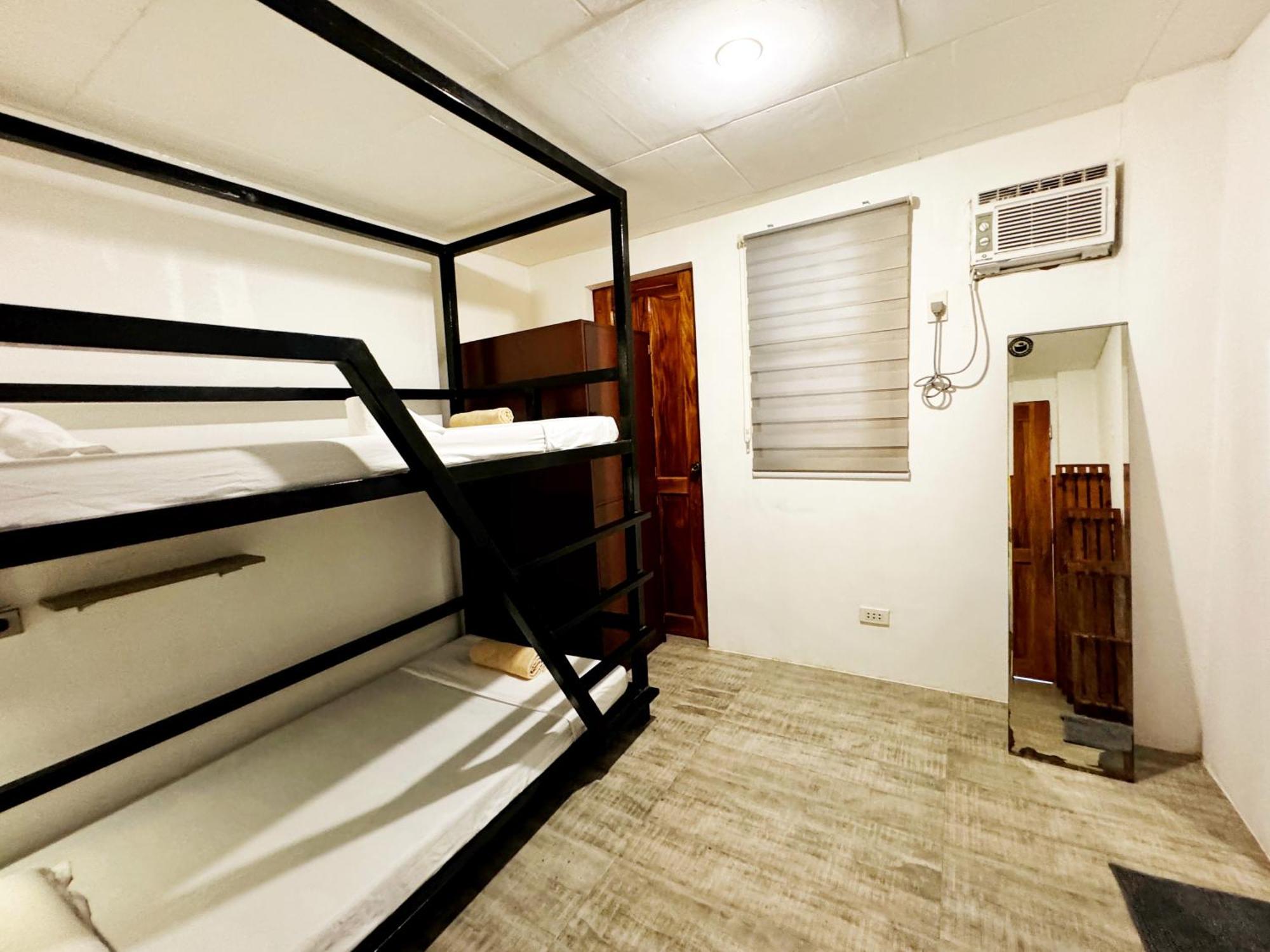 Ocean Breeze Hostel By Daily Sweet โมอัลโบอัล ภายนอก รูปภาพ