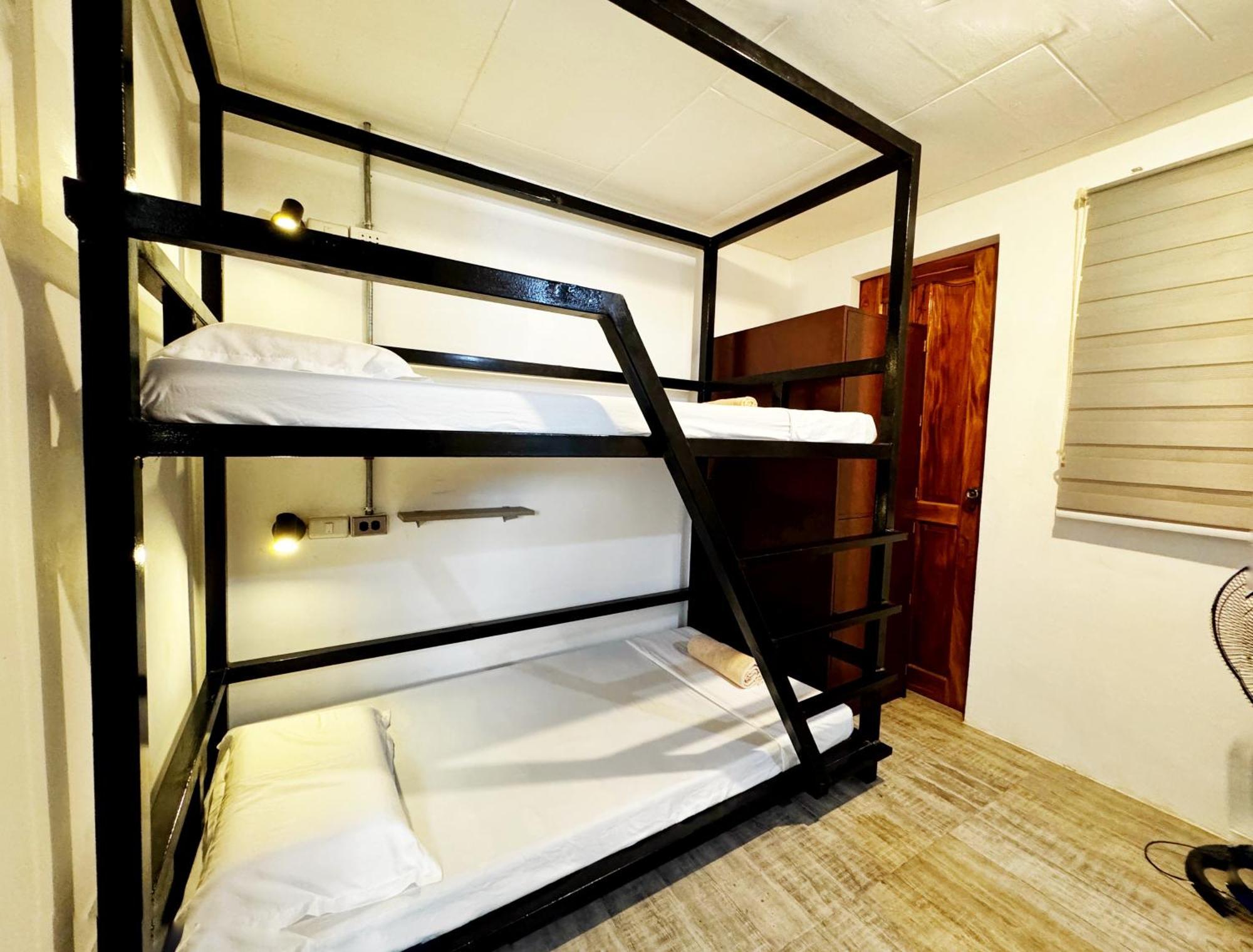 Ocean Breeze Hostel By Daily Sweet โมอัลโบอัล ภายนอก รูปภาพ